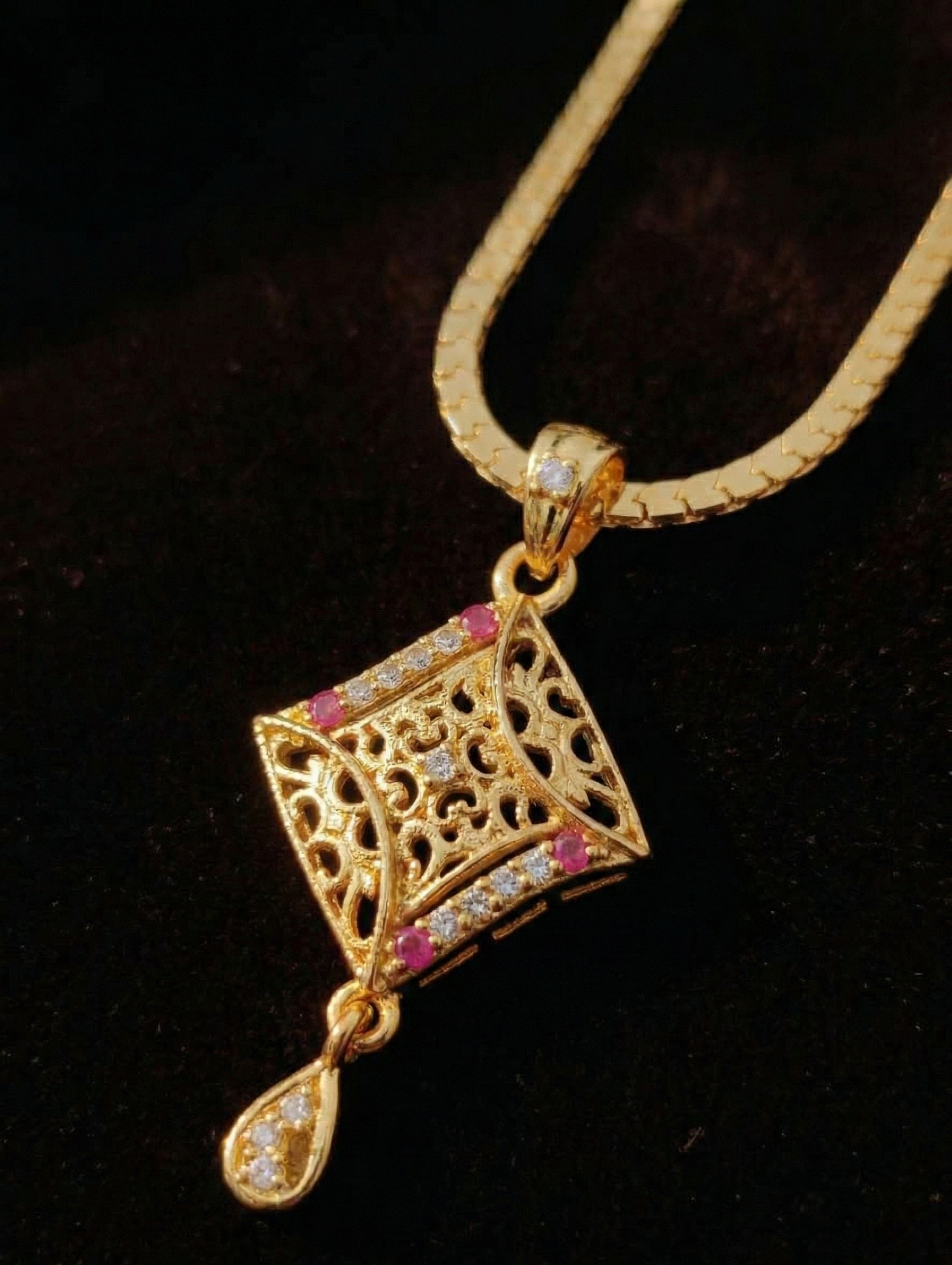 Regal Filigree Drop Pendant Set (Anti-Tarnish Gold Finish)