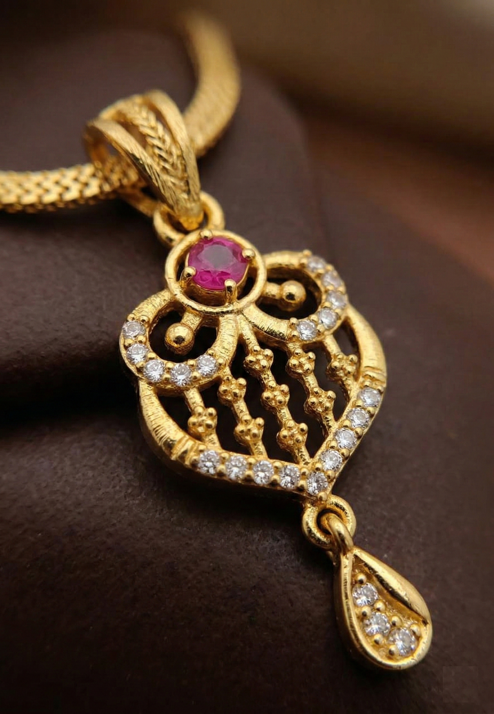 Royal Radiance Anti-Tarnish Gold Pendant Set